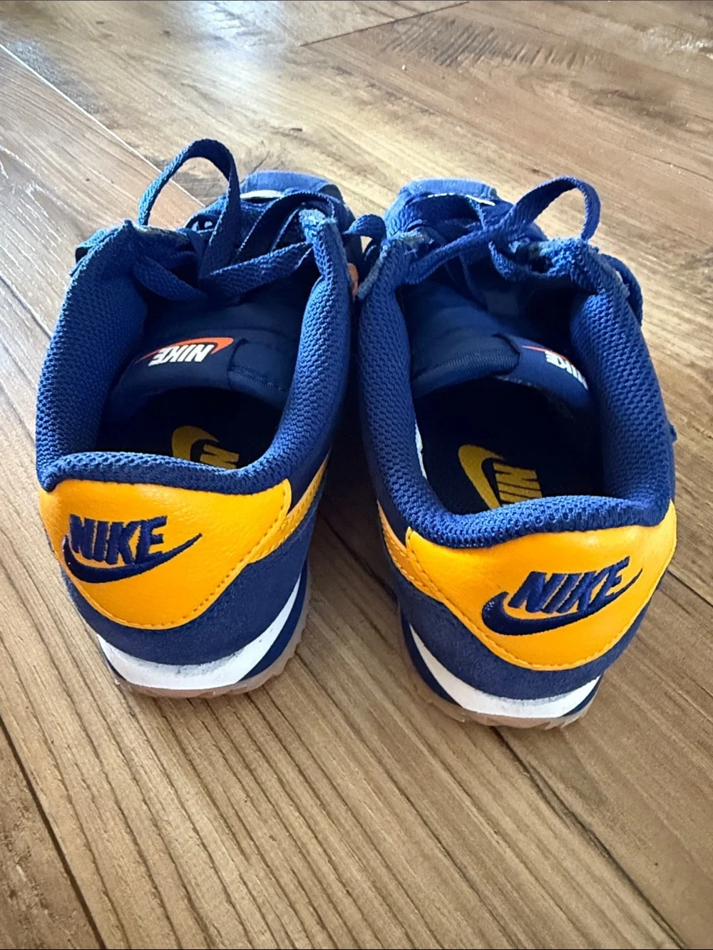 Never Worn Nike Kids Navy and Yellow Low-Top Sneakers